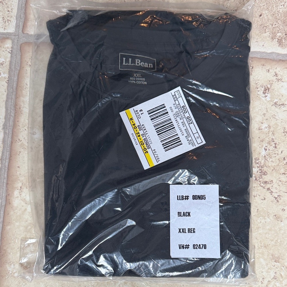 NWT L.L. Bean Men's Short Sleeve Tee - Black